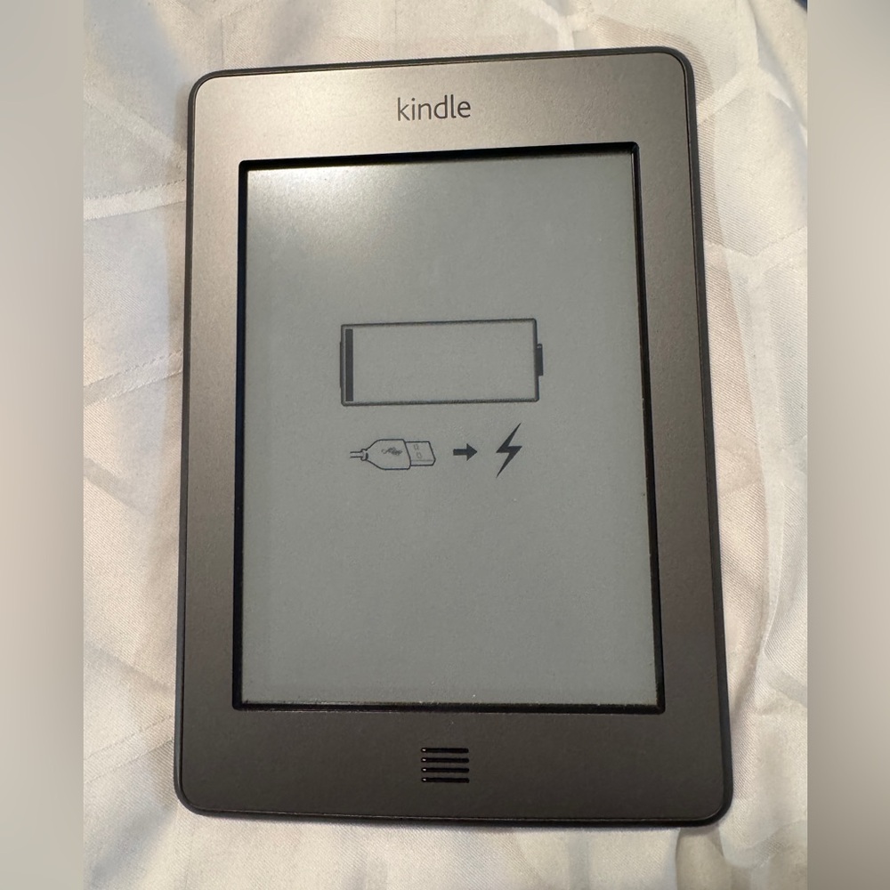 Kindle e reader- no charging cable